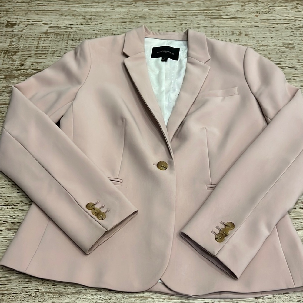 Banana Republic size 6 mauve Blazer